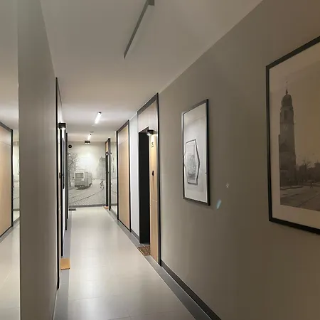 Nowy Plazowy Z Silownia I Hala Garazowa