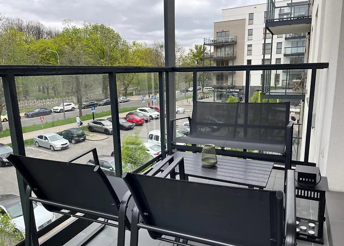 Nowy Plazowy Z Silownia I Hala Garazowa