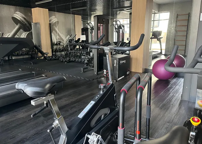 Nowy Plazowy Z Silownia I Hala Garazowa