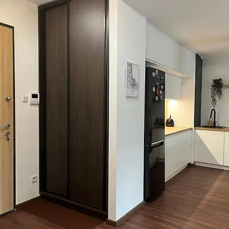 Nowy Plazowy Z Silownia I Hala Garazowa Apartmán *